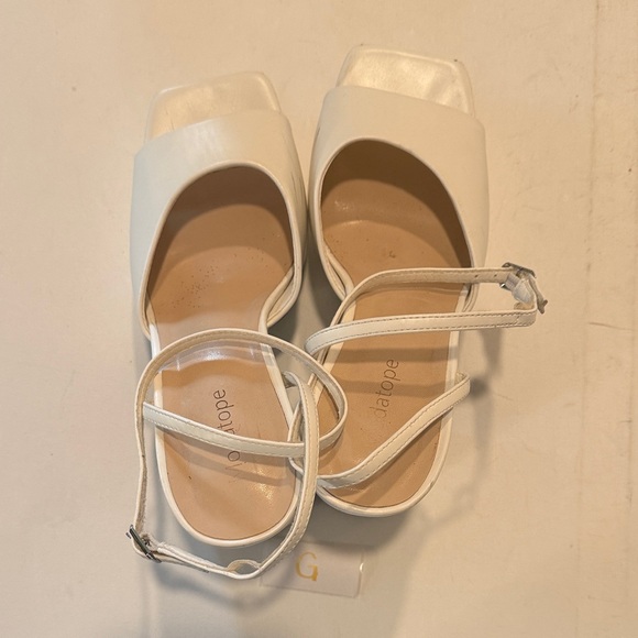 Modatope White Platform Sandals - Picture 3 of 6
